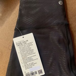 Brand new Lululemon foil legging
